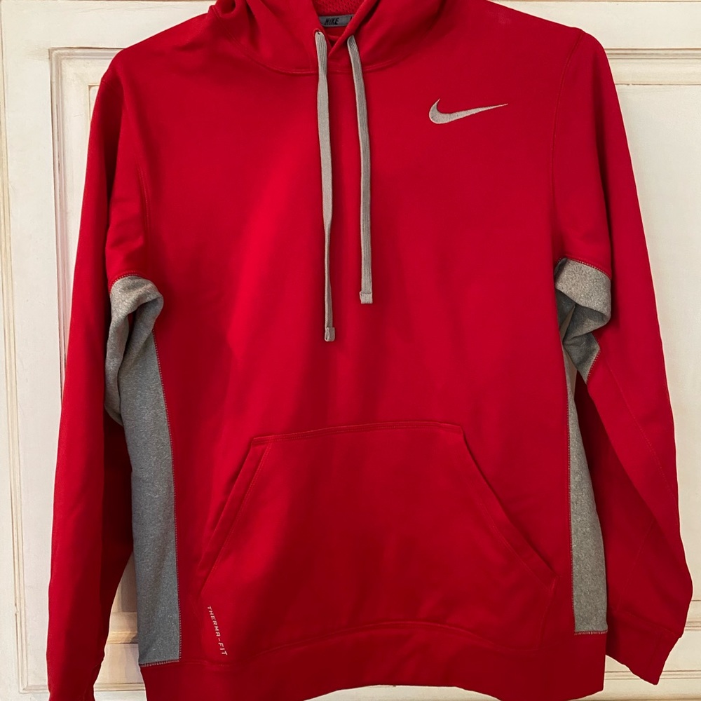 NWOT Red and gray Nike thermafit sweatshirt